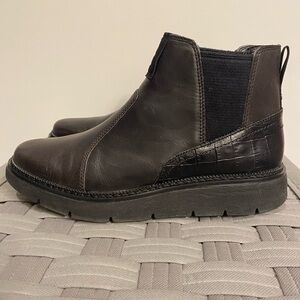 Black Leather Chelsea Ankle Boots with Black Elastic Panels